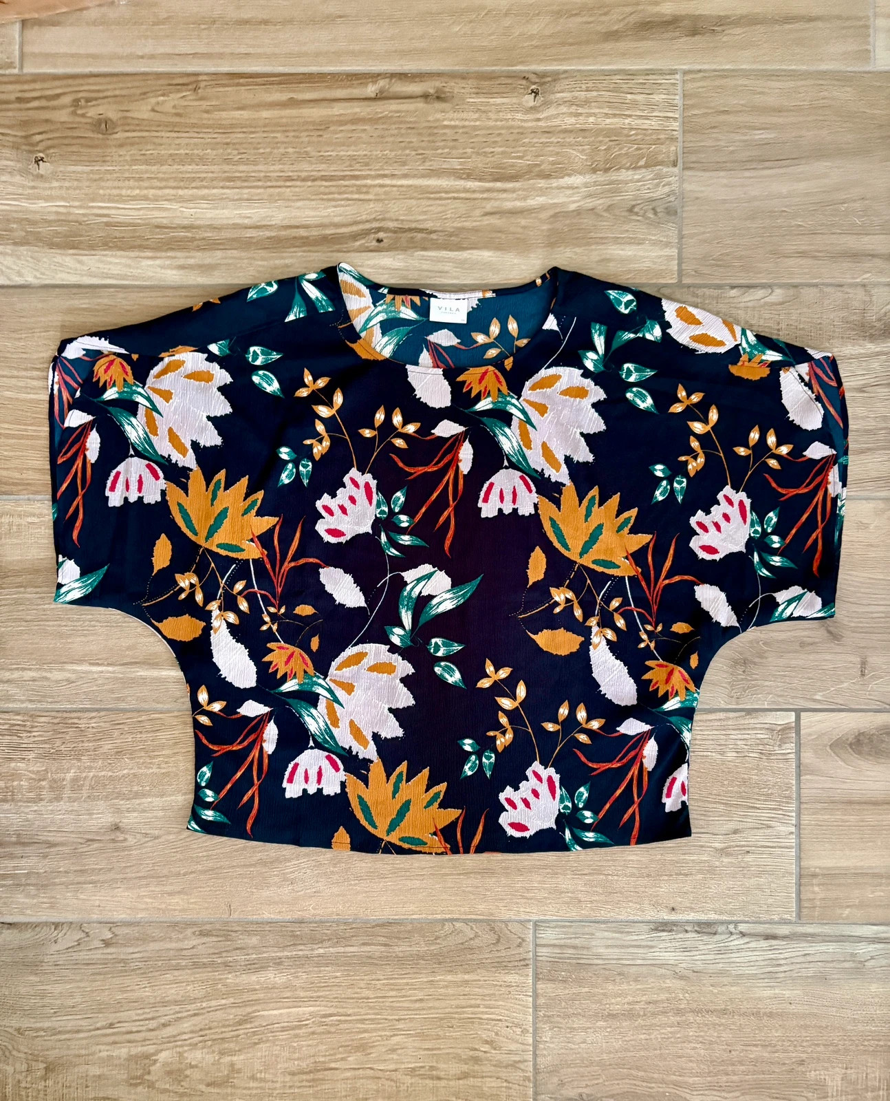 Top fleuri VILA marine taille 38 - manches kimono