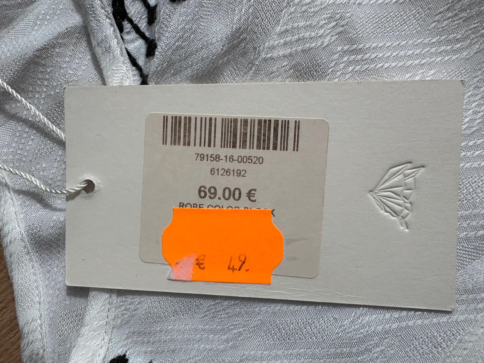 Robe blanche Color Block imprimé brodé noir - taille 36 neuve avec étiquette – Colorblock – taille S / 36 / 8 5