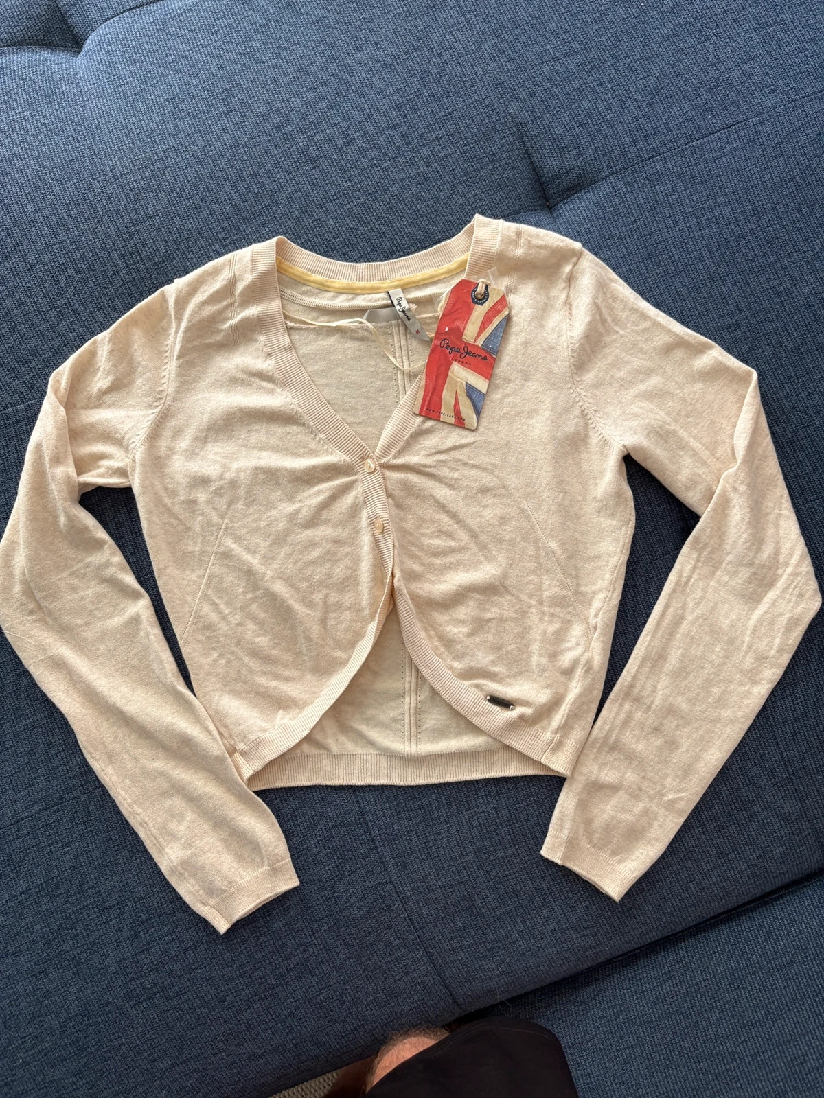 Gilet Pepe Jeans London modèle “Svelia” écru, taille M, neuf avec étiquette (prix boutique 69€)