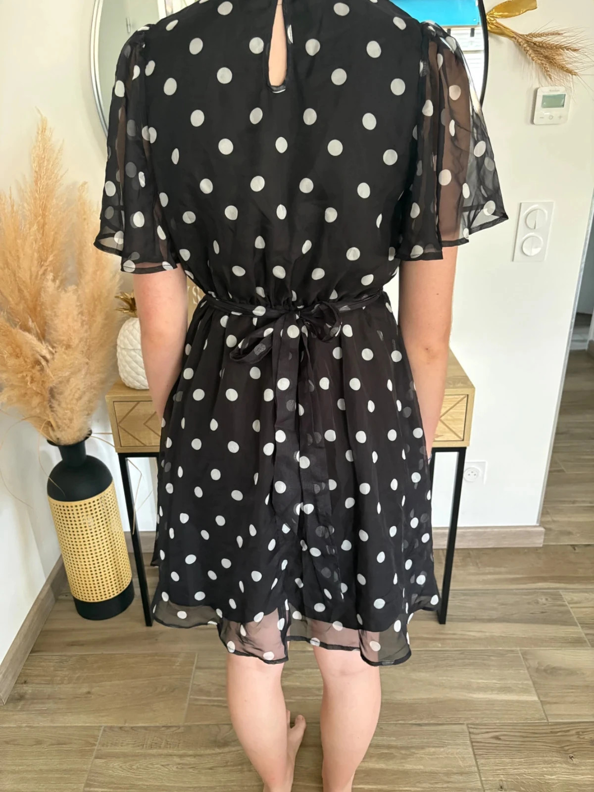 Robe noire à pois blancs SHEIN, manches courtes en voile – Shein – taille S / 36 / 8 2