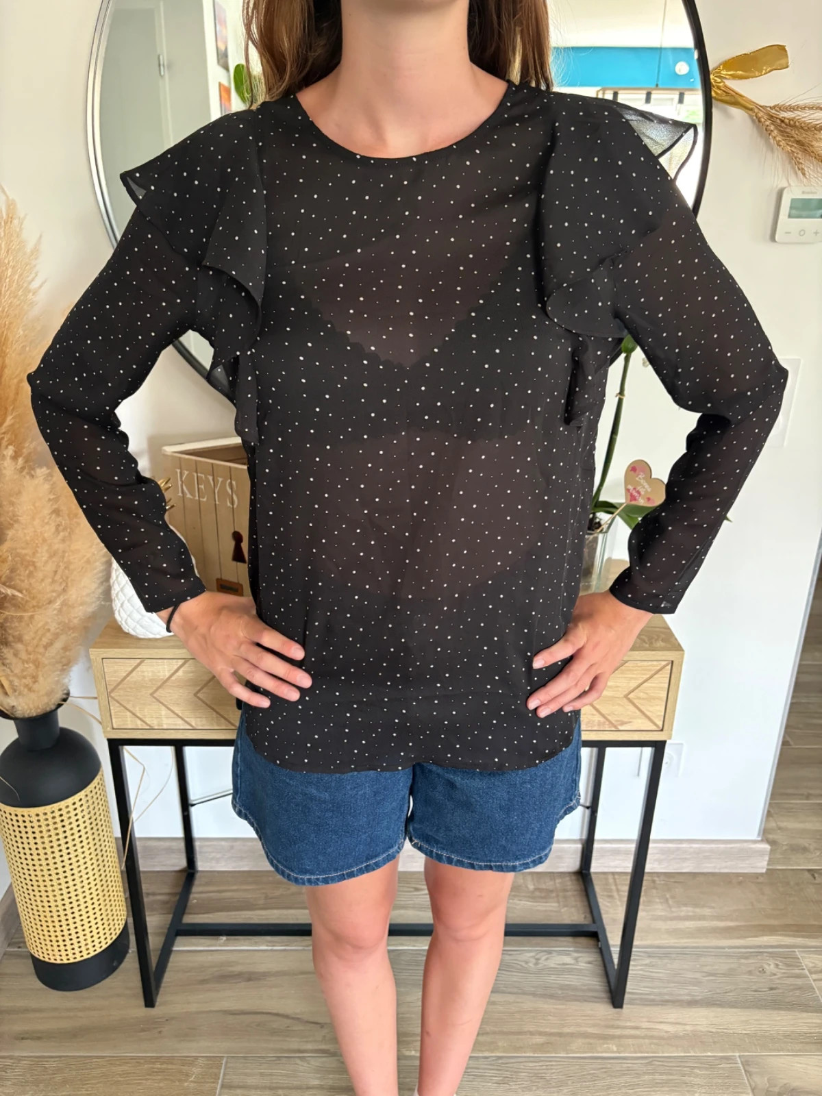 Chemise noire à pois blancs Holly Braken, volants épaule taille M – Holly Bracken – taille M / 38 / 10 2