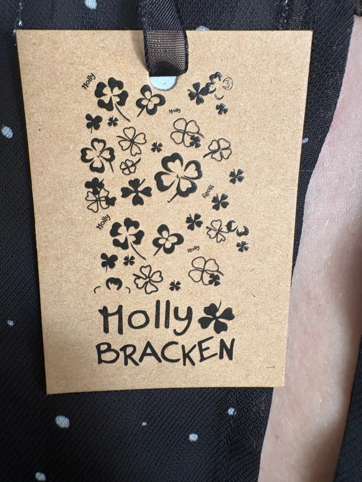Chemise noire à pois blancs Holly Braken, volants épaule taille M – Holly Bracken – taille M / 38 / 10 5