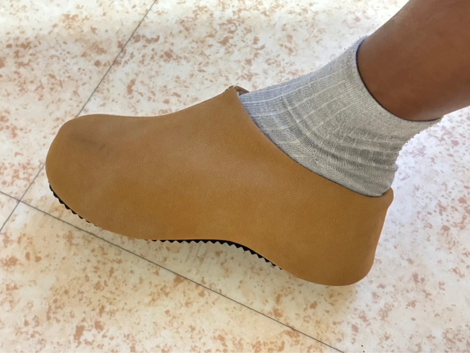 Mules ouverte à plateforme en daim – taille 37 4