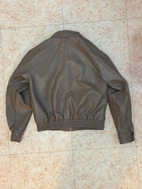Blouson en faux cuir – sans marque – taille S 2