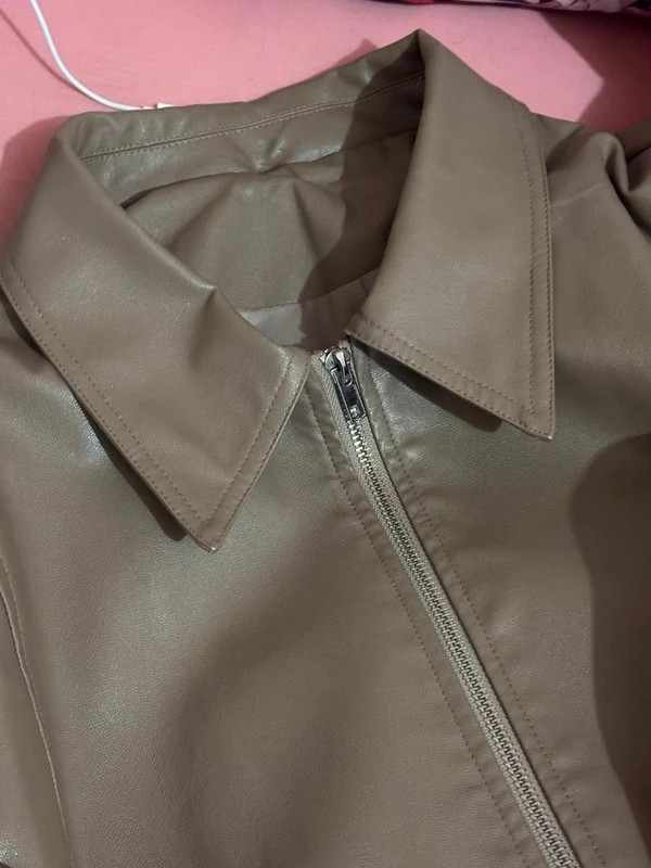 Blouson en faux cuir – sans marque – taille S 3