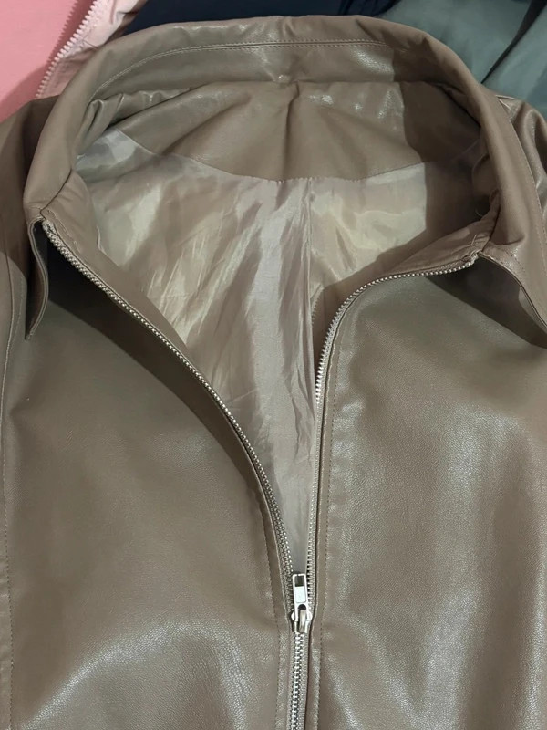 Blouson en faux cuir – sans marque – taille S 5