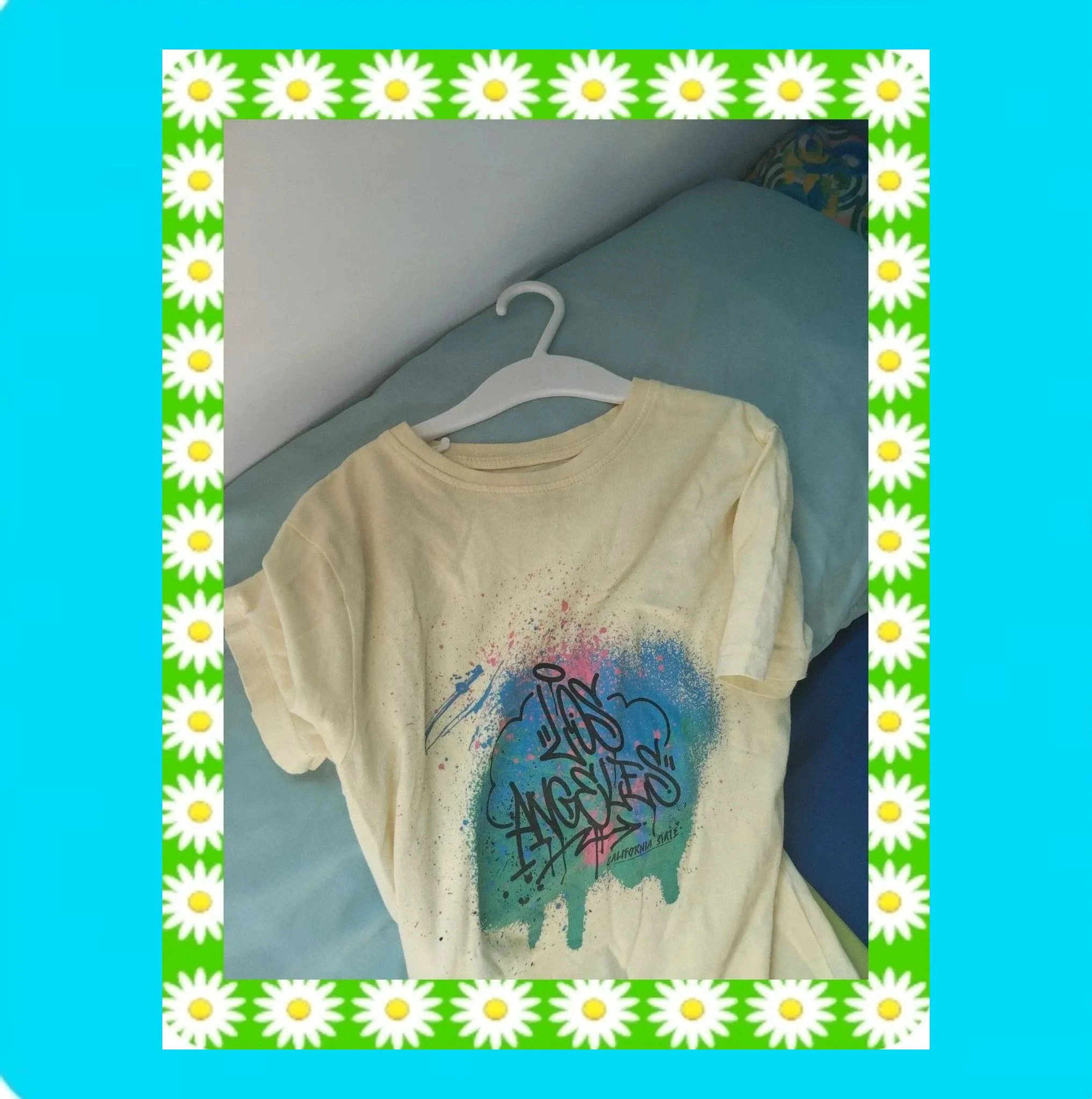 🩵 Bonita Camiseta Niño Graffiti 🩵 – Kiabi – taille 9 ans / 134 cm 3