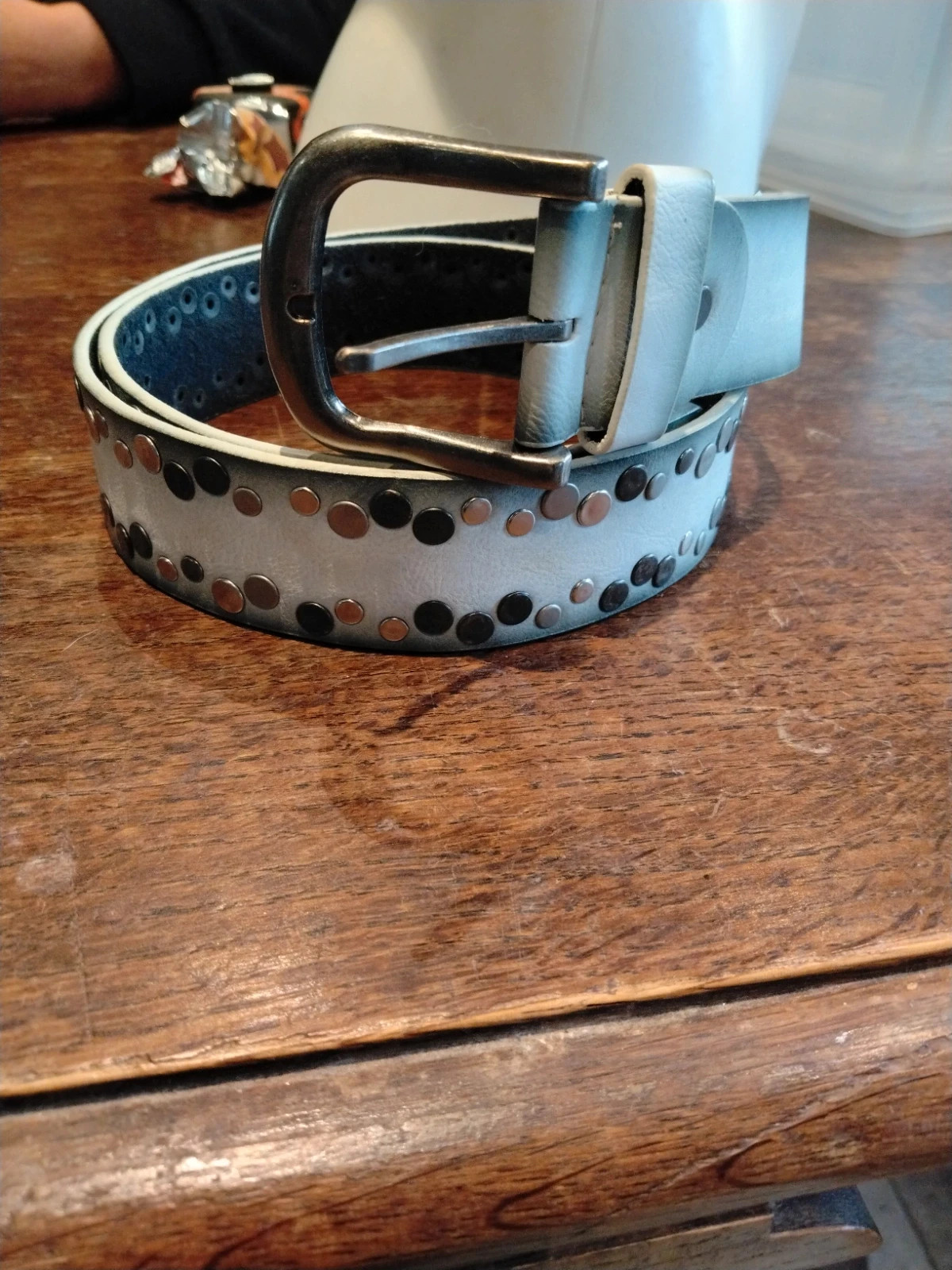 Ceinture blanche cloutée style Rock / Grunge / Y2K - 90 cm – taille 90 cm