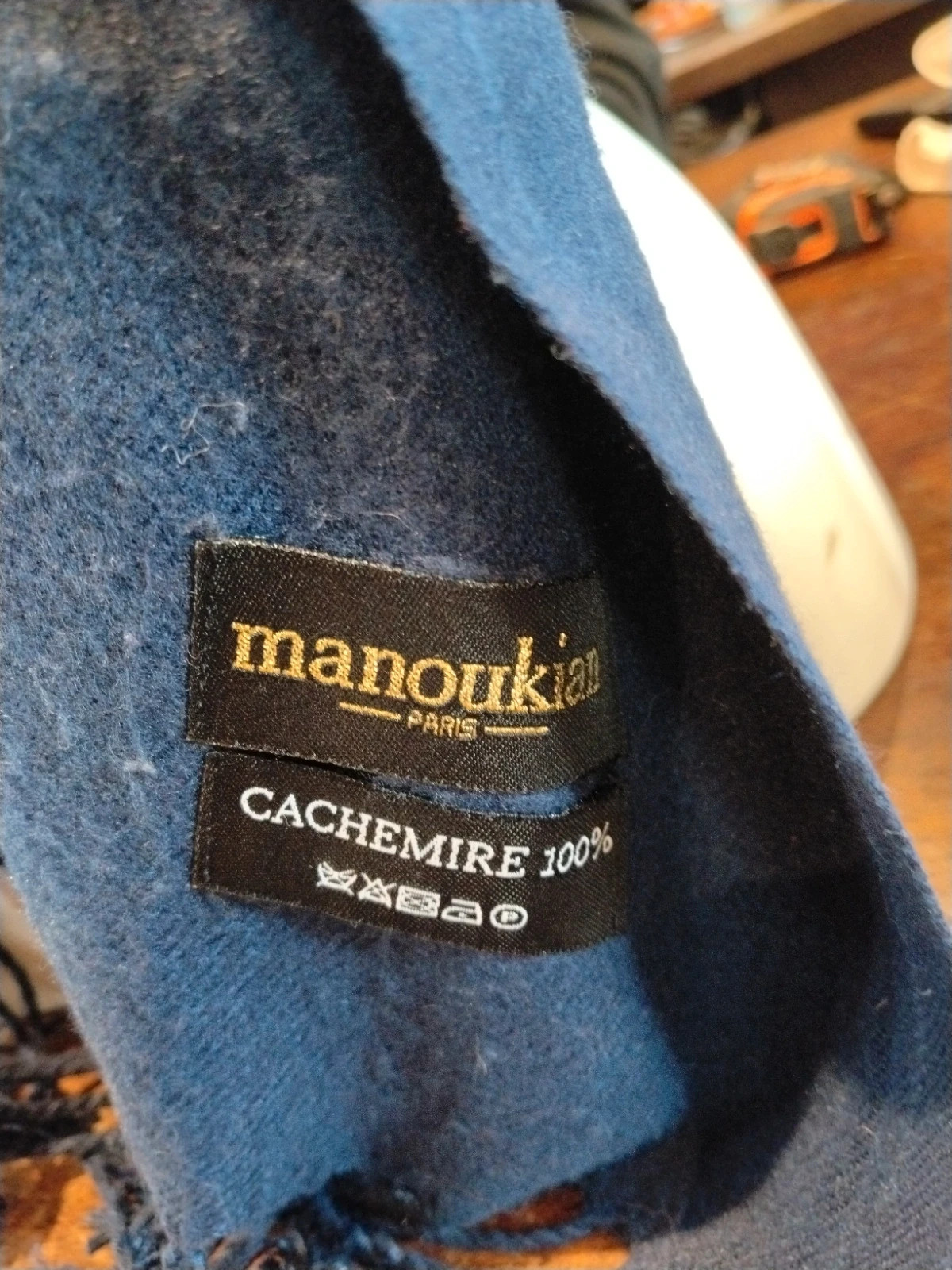 Écharpe à franges en cachemire Manoukian – Bleu marine / Noir 100% cachemir – Manoukian 2
