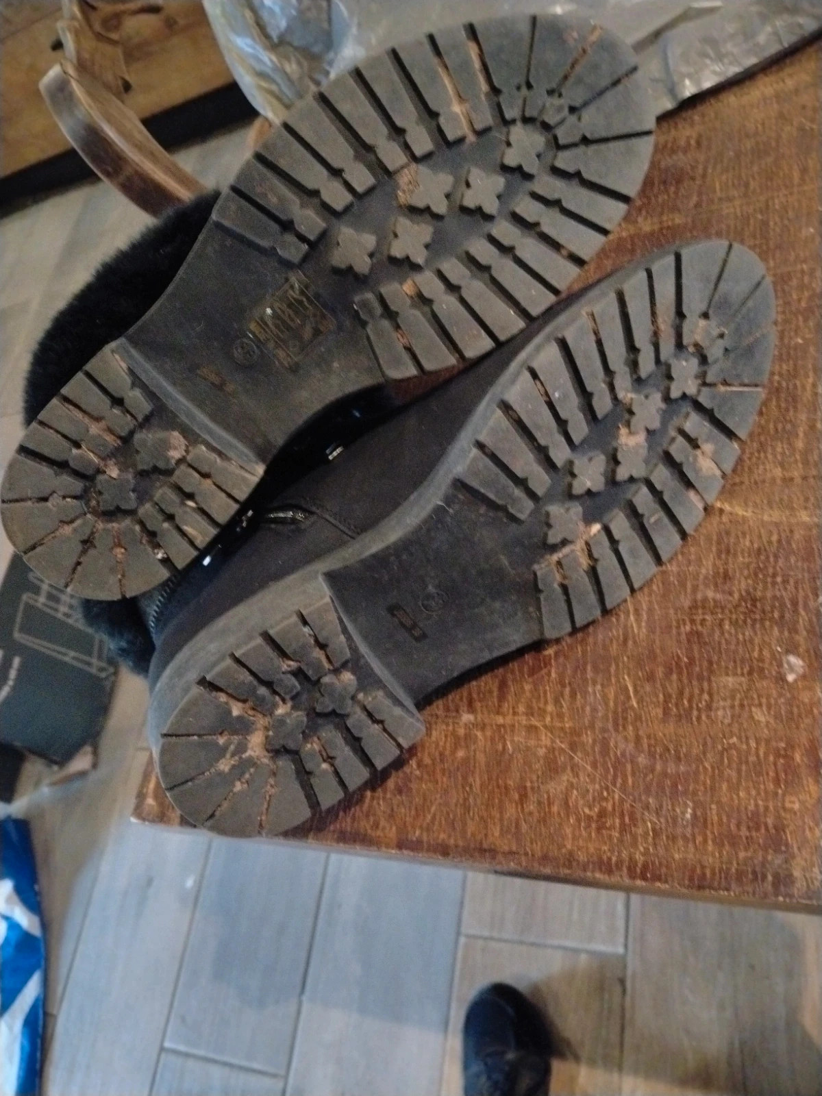 Bottines d'hiver noires à revers fourrure Sisley – Sisley – taille 38 2