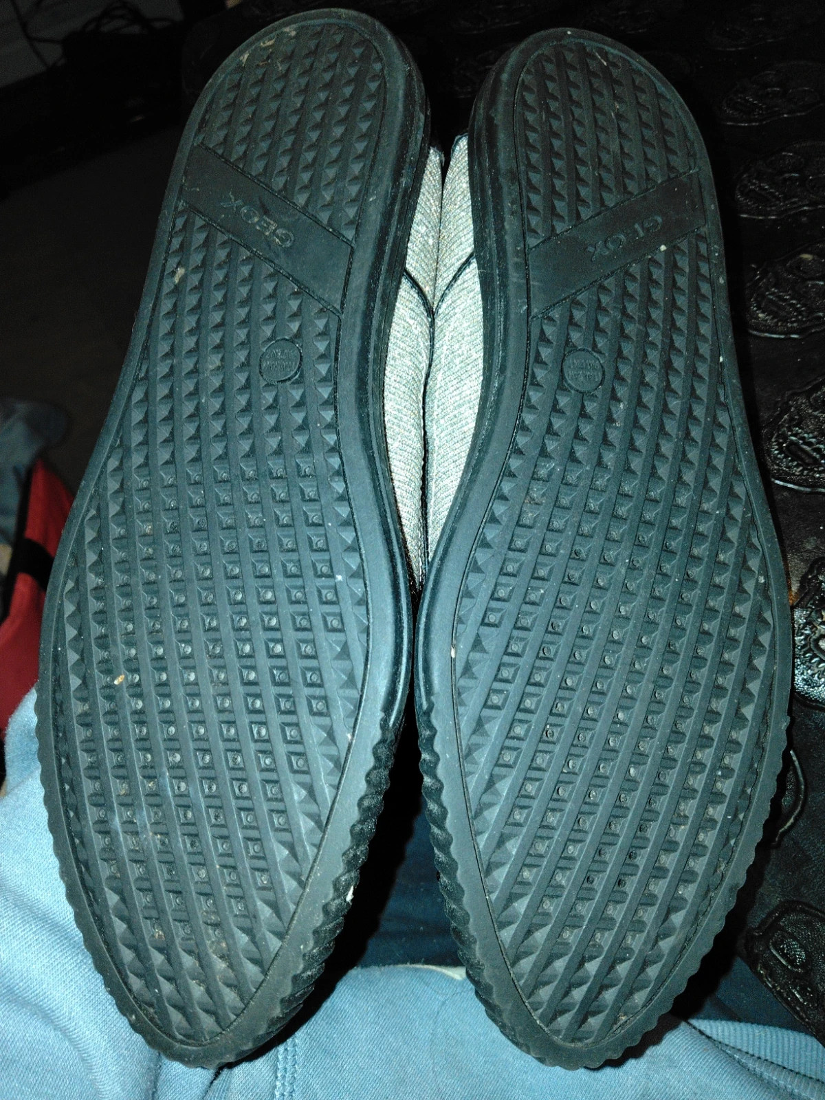 Slip-on baskets Geox Respira pailletées argent et noir – Geox – taille 38 2