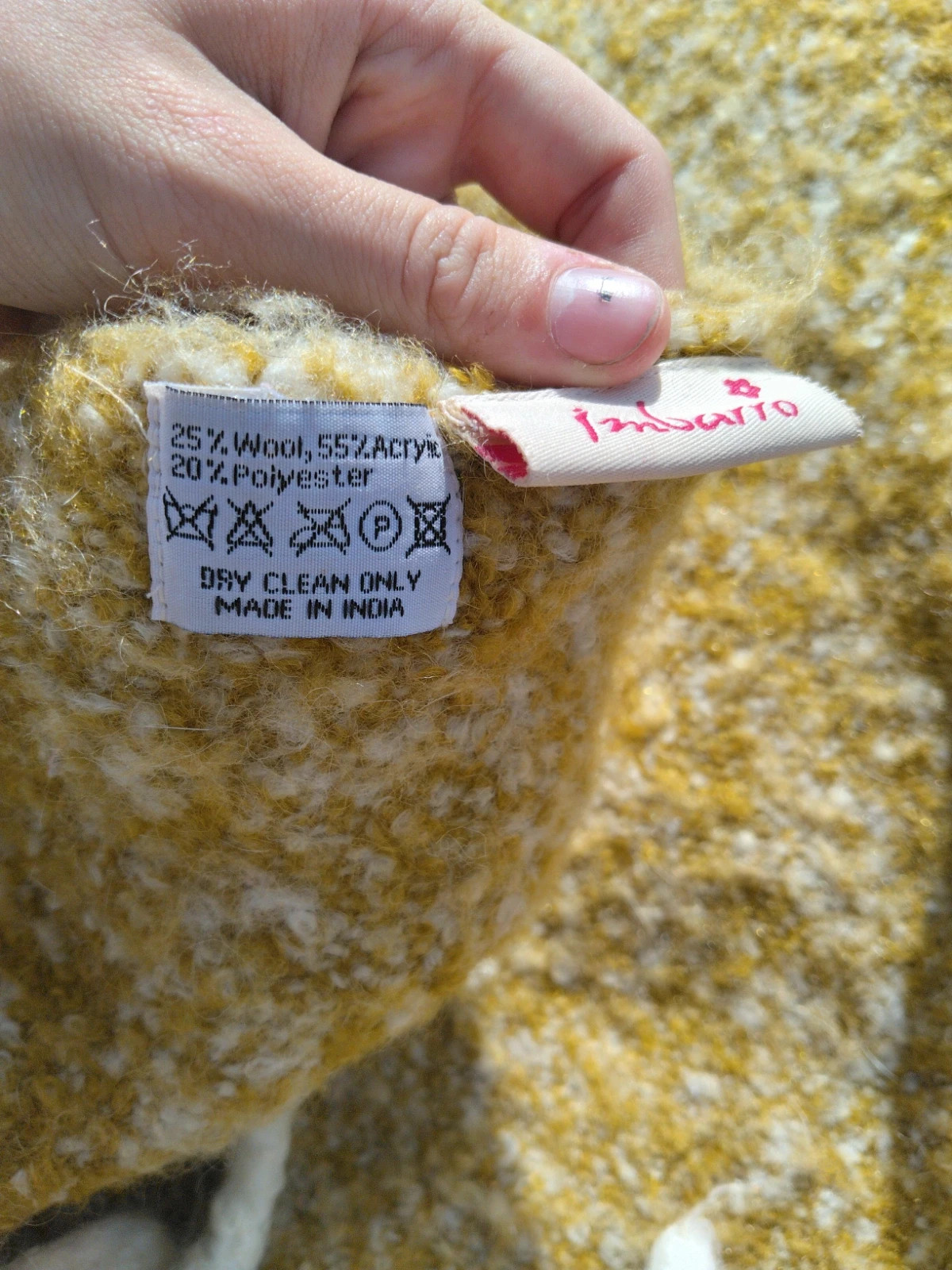 Plaid Imbarro jaune moutarde à franges en laine – Imbarro 2
