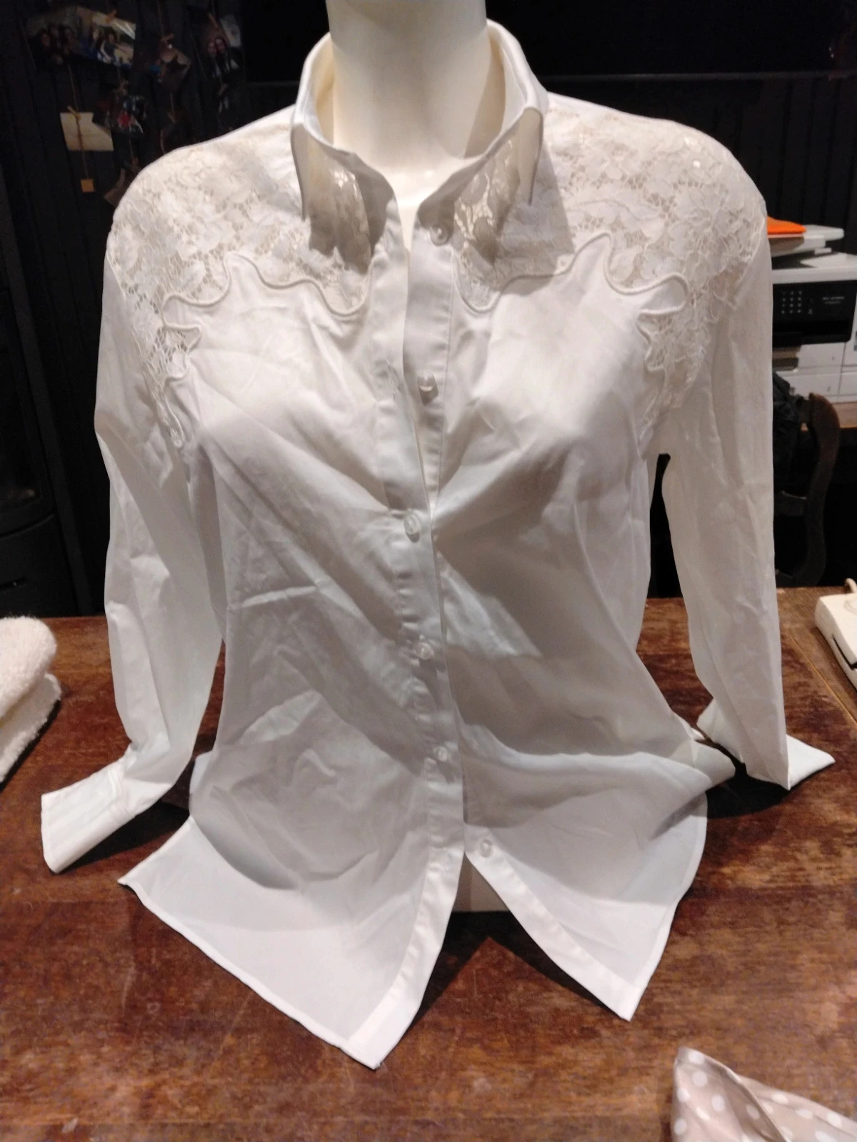 Chemise blanche détails dentelle Morgan