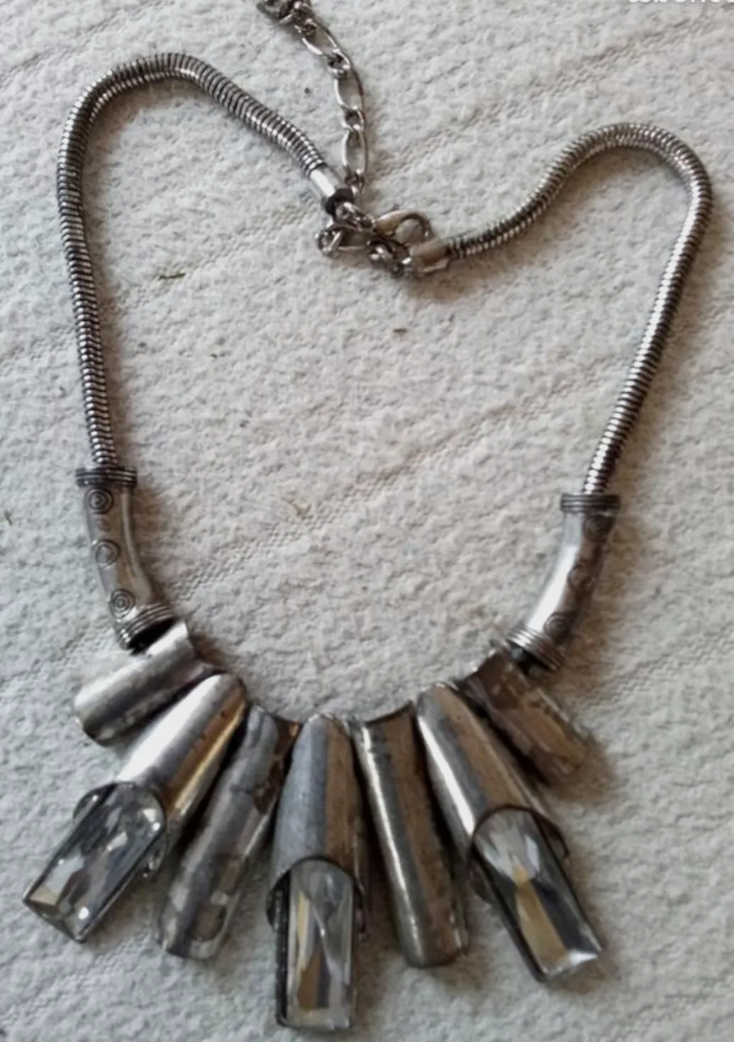 Collier plastron argenté avec strass pampilles – Sans marque – taille Taille unique 2