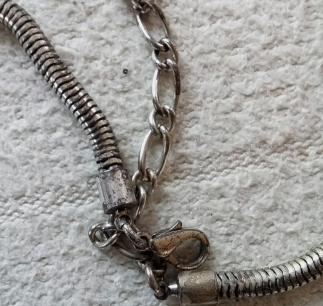 Collier plastron argenté avec strass pampilles – Sans marque – taille Taille unique 3