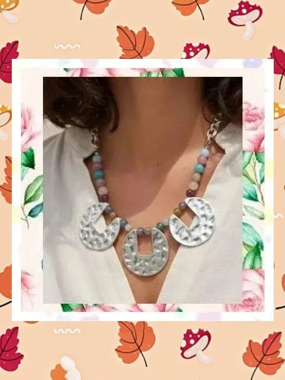 Collar Boutique Nuevo - Medallones Martillados y Cuentas de Colores 3