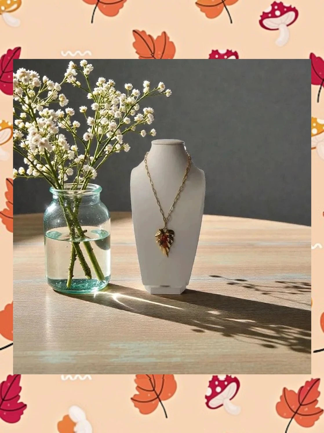 Collar de Acero Dorado con Colgante Orgánico y Piedras de Colores - Nuevo 2