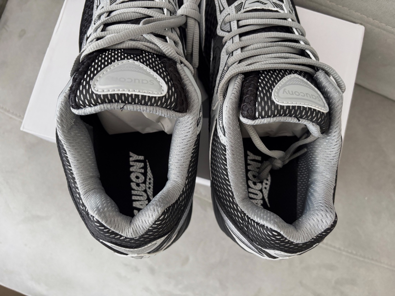 Baskets Saucony ProGrid Omni 9 noires et gris – Saucony – taille EU 42 6