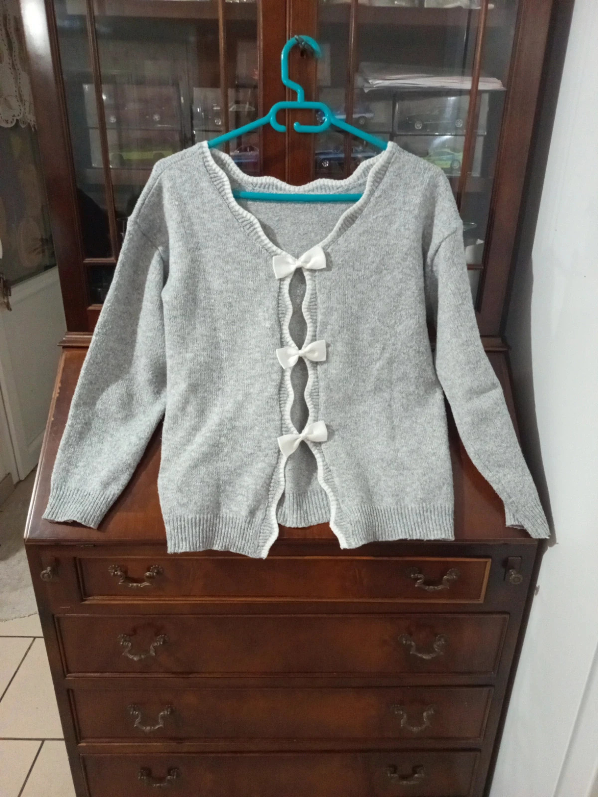 Pull trompe l'œil style gilet gris nœuds blancs shein XS 34