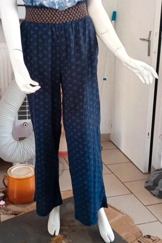 Pantalon fluide bleu marine à smocks Camaïeu – Taille S (36 – Camaïeu – taille S / 36 / 8 2