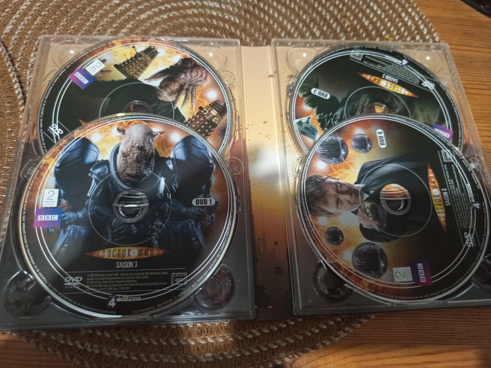 Docteur Who Coffret DVD - Saison 3 complète (État : Satisfaisant) 2