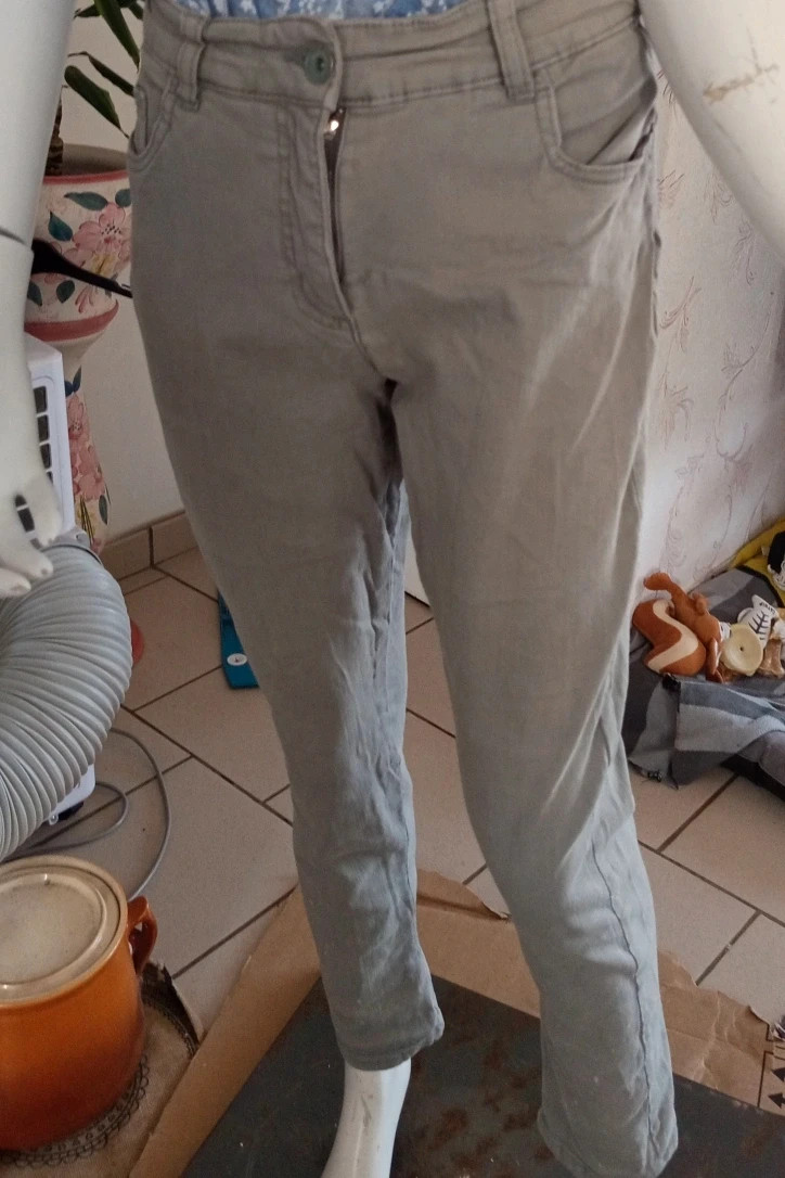 Pantalon stretch kaki clair Blancheporte – taille 42 L – coupe 7/8 – Blancheporte – taille L / 40 / 12 2