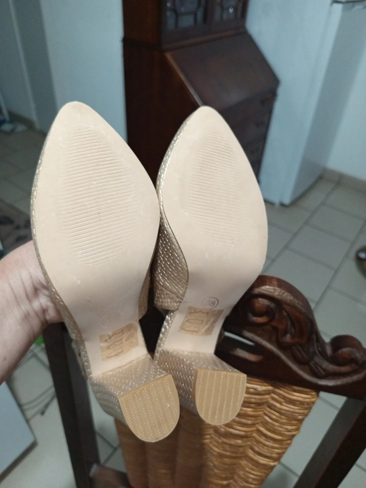 Escarpins neuf slingbacks dorés effet tressé Andrea Conti T38 (Esgano) – taille 38 3