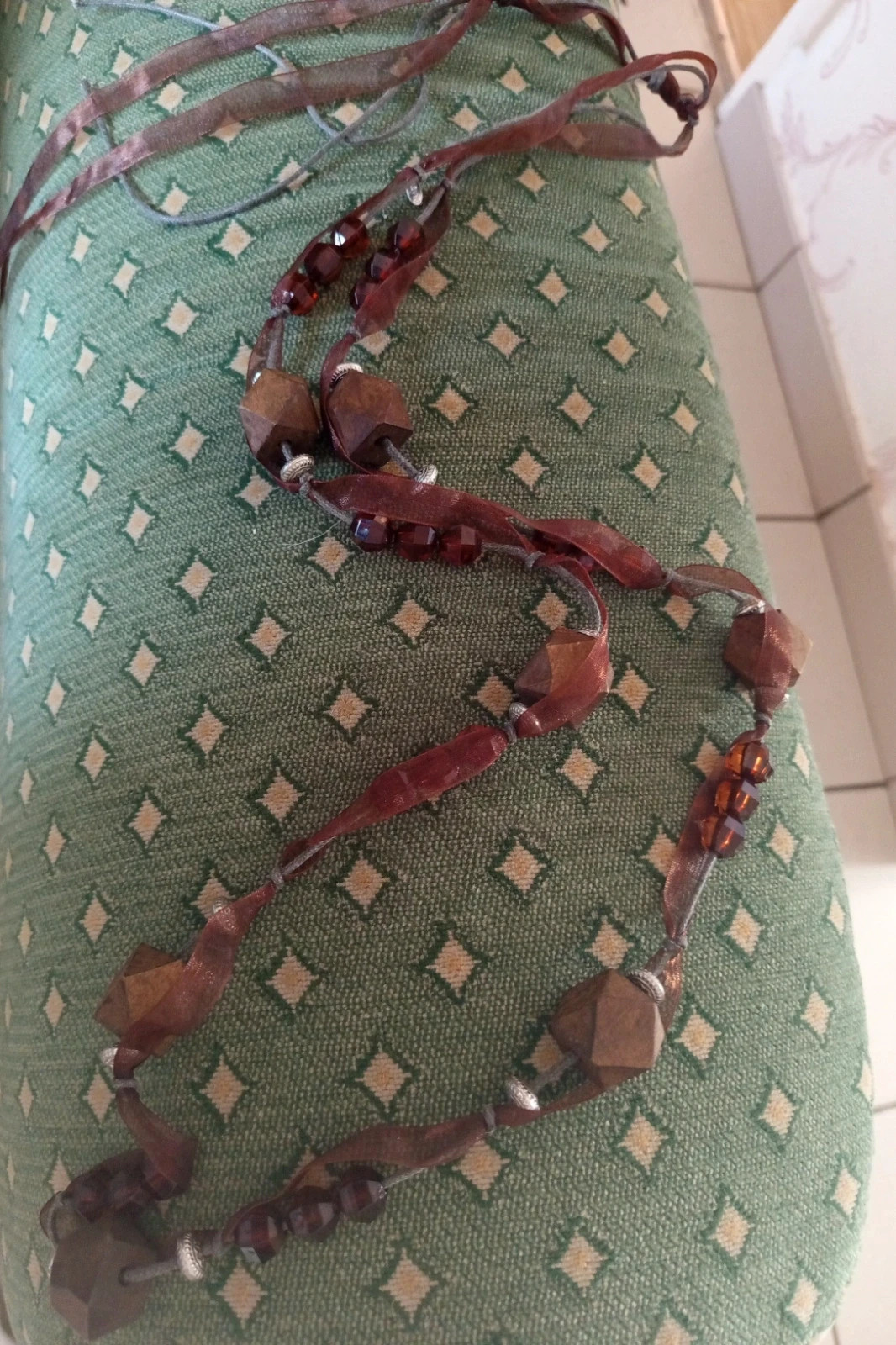 Collier sautoir fantaisie marron - Perles bois, strass et ruban organza 2