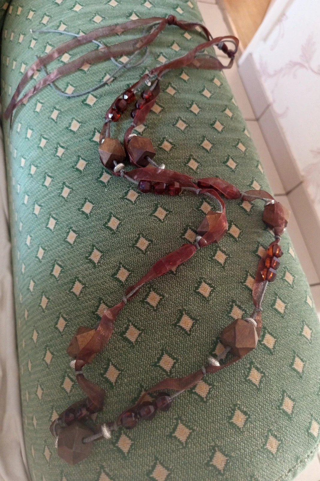 Collier sautoir fantaisie marron - Perles bois, strass et ruban organza