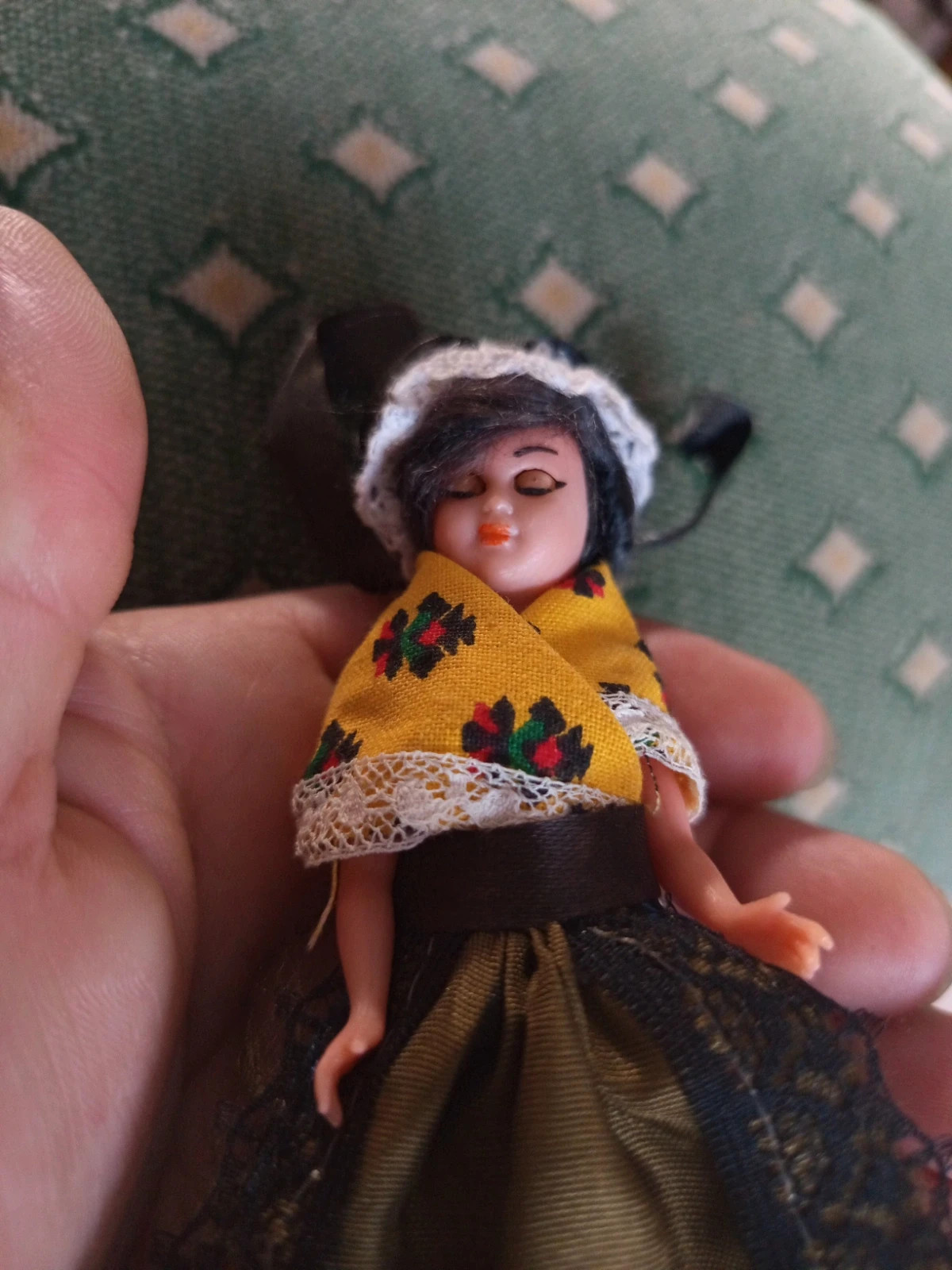 Petite poupée folklorique régionale vintage - Costume traditionnel – sans 3