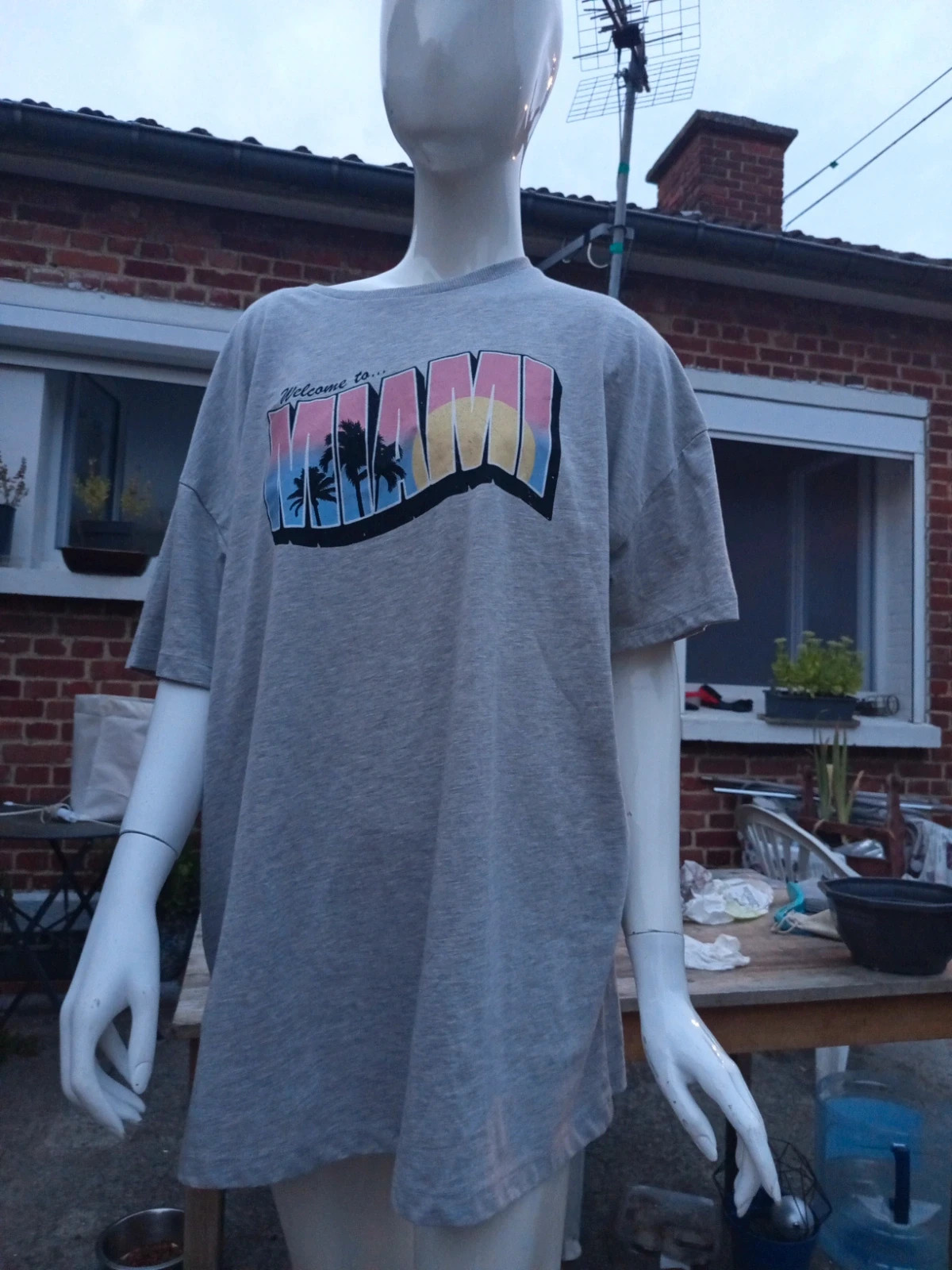 T-shirt oversize Miami Primark – Gris/Orange – Taille M (40/42) – Primark – taille M 2