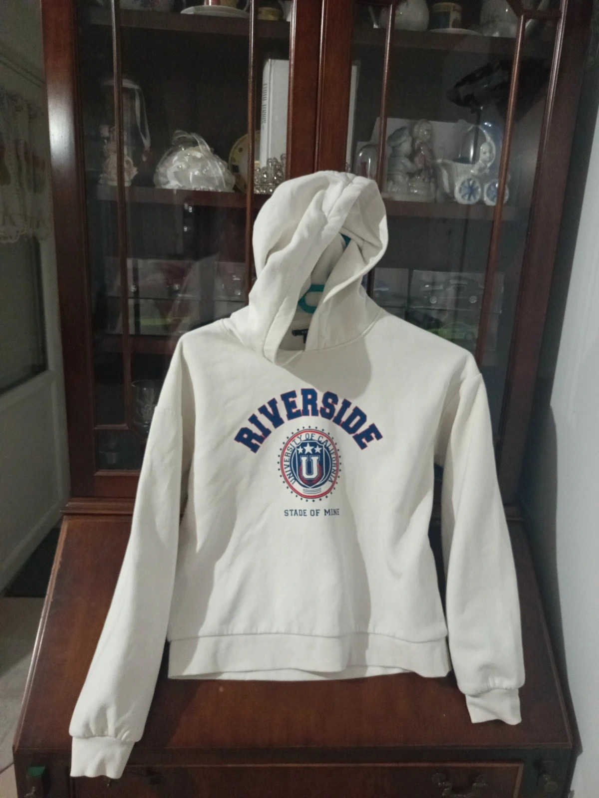 Sweat à capuche écru universitaire « Riverside » Kiabi 12 ans – Kiabi – taille 12 ans / 152 cm 2