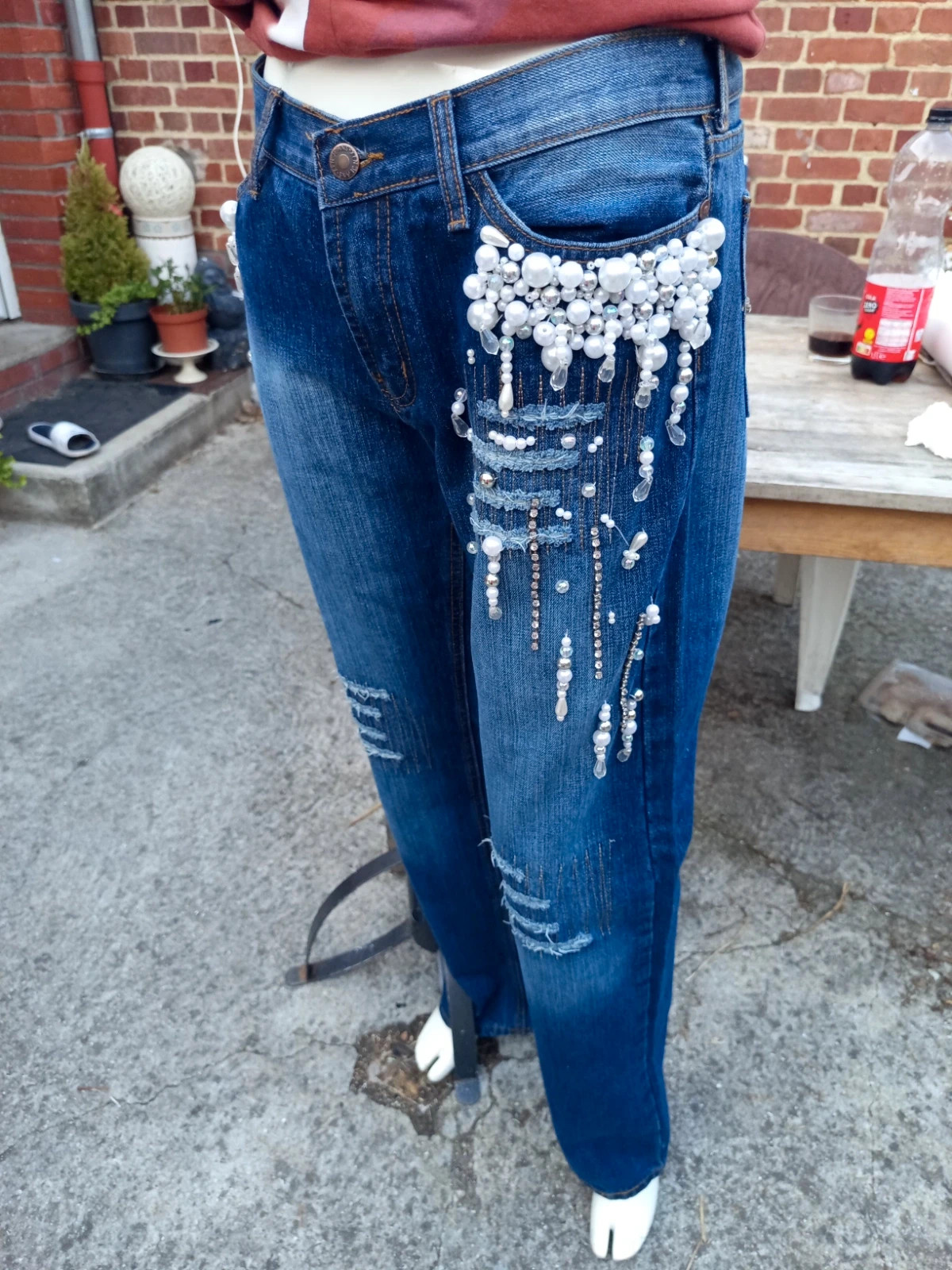 Jean bleu orné de perles et strass XFN - Taille XL – XFN – taille XL / 42 / 14 3