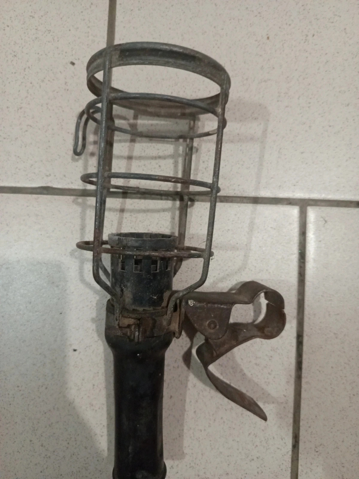 Ancienne lampe baladeuse d'atelier Legrand 112000 – années 60/70 – Legrand 2