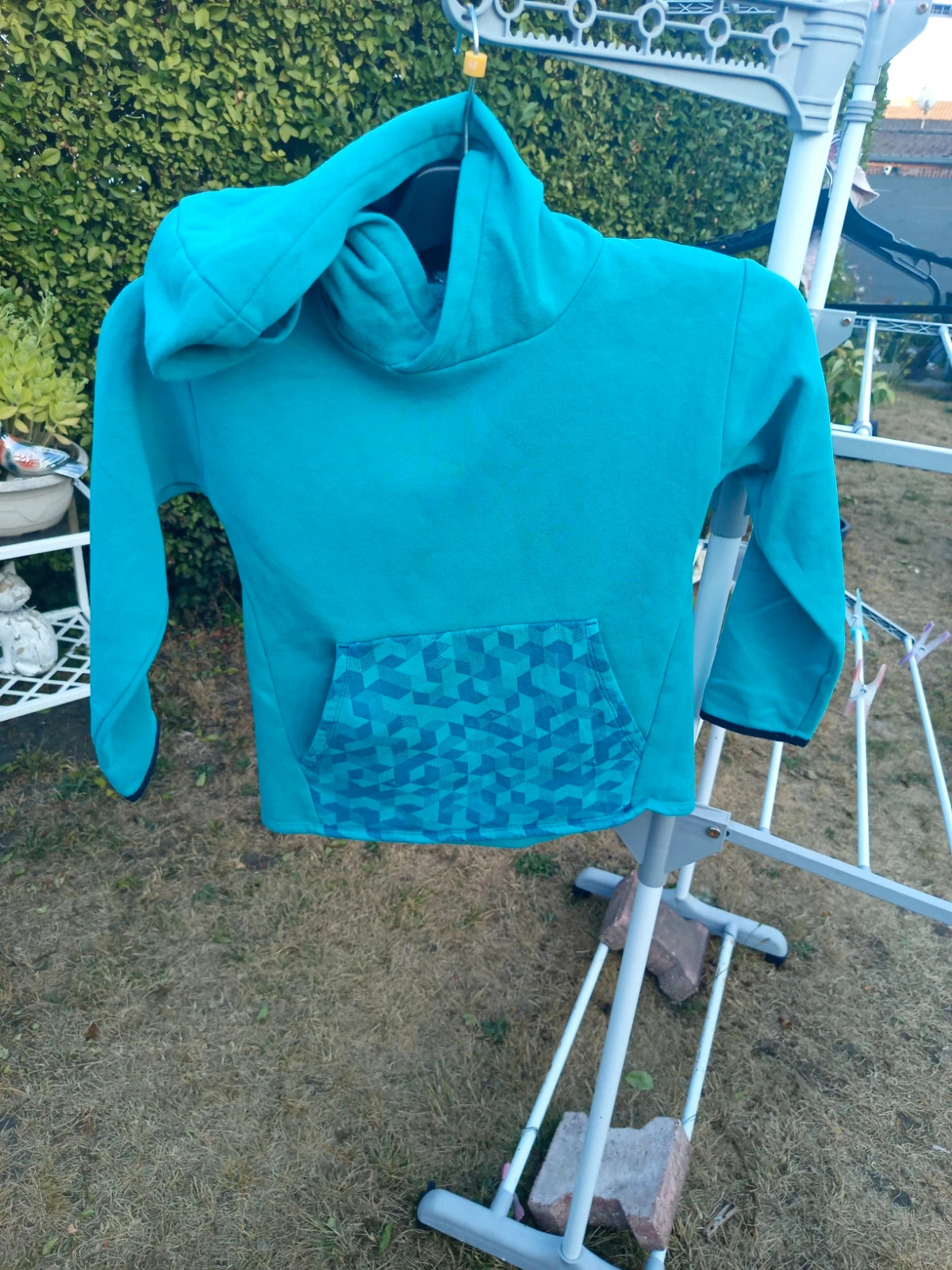 Lot de 4 vêtements garçon 8 ans – taille 8 ans / 128 cm 2