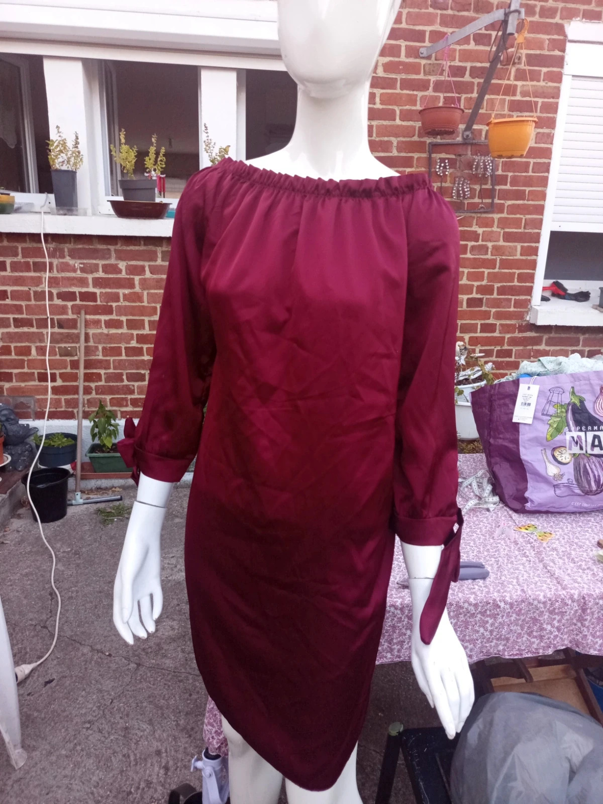 📌 TitreRobe fluide satinée bordeaux T.38 / M (Réversible) – taille M / 38 / 10