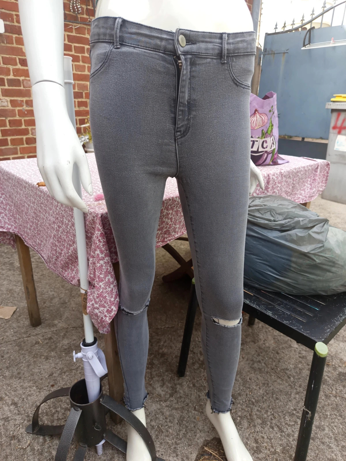 Jean skinny gris taille haute troué Zara Trafaluc
