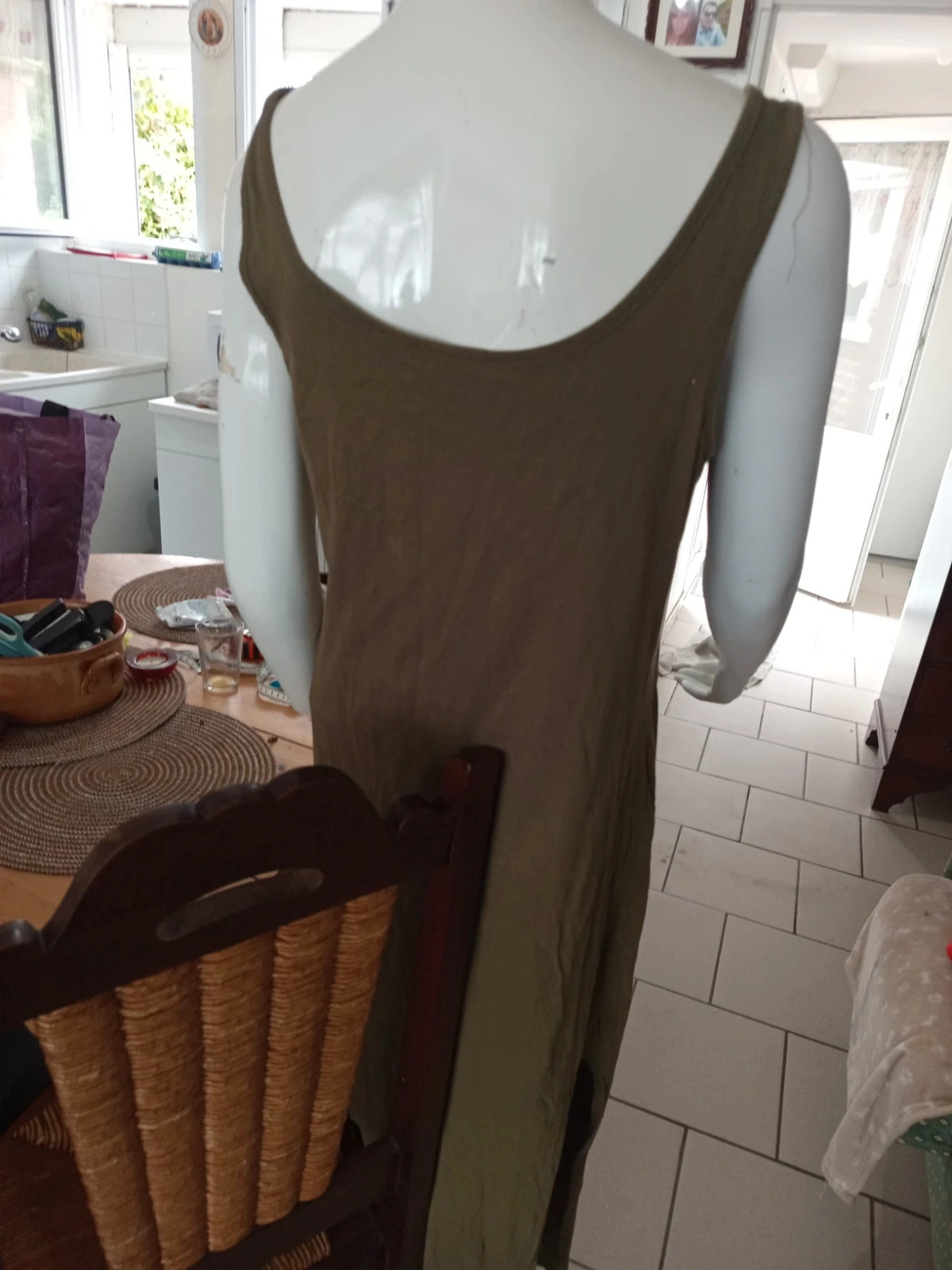 Robe longue vert kaki fluide fendue – taille L / 40 / 12 4