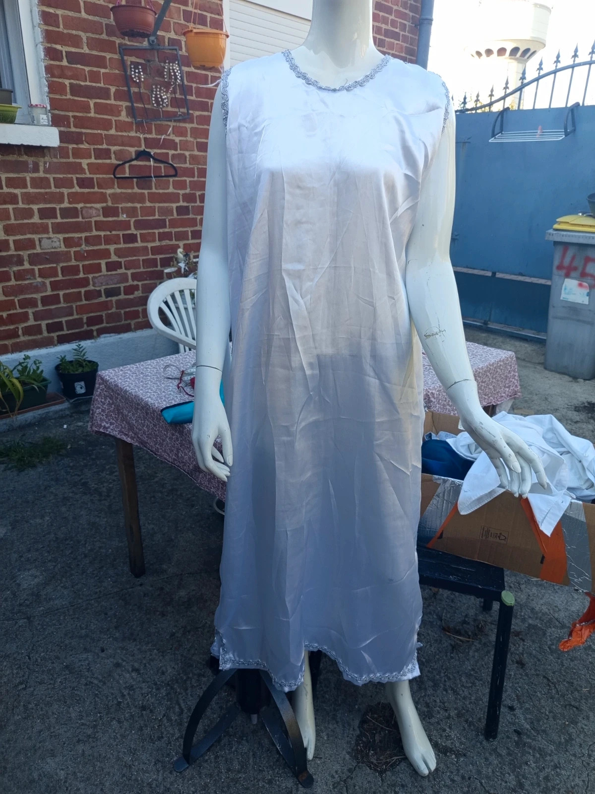 Ensemble "Caftan" ou "Abaya" Traditionnel 2 Pièces – Blanc & Sequins Multicolores – Taille 36 (S) – Fait Main – taille S / 36 / 8 2