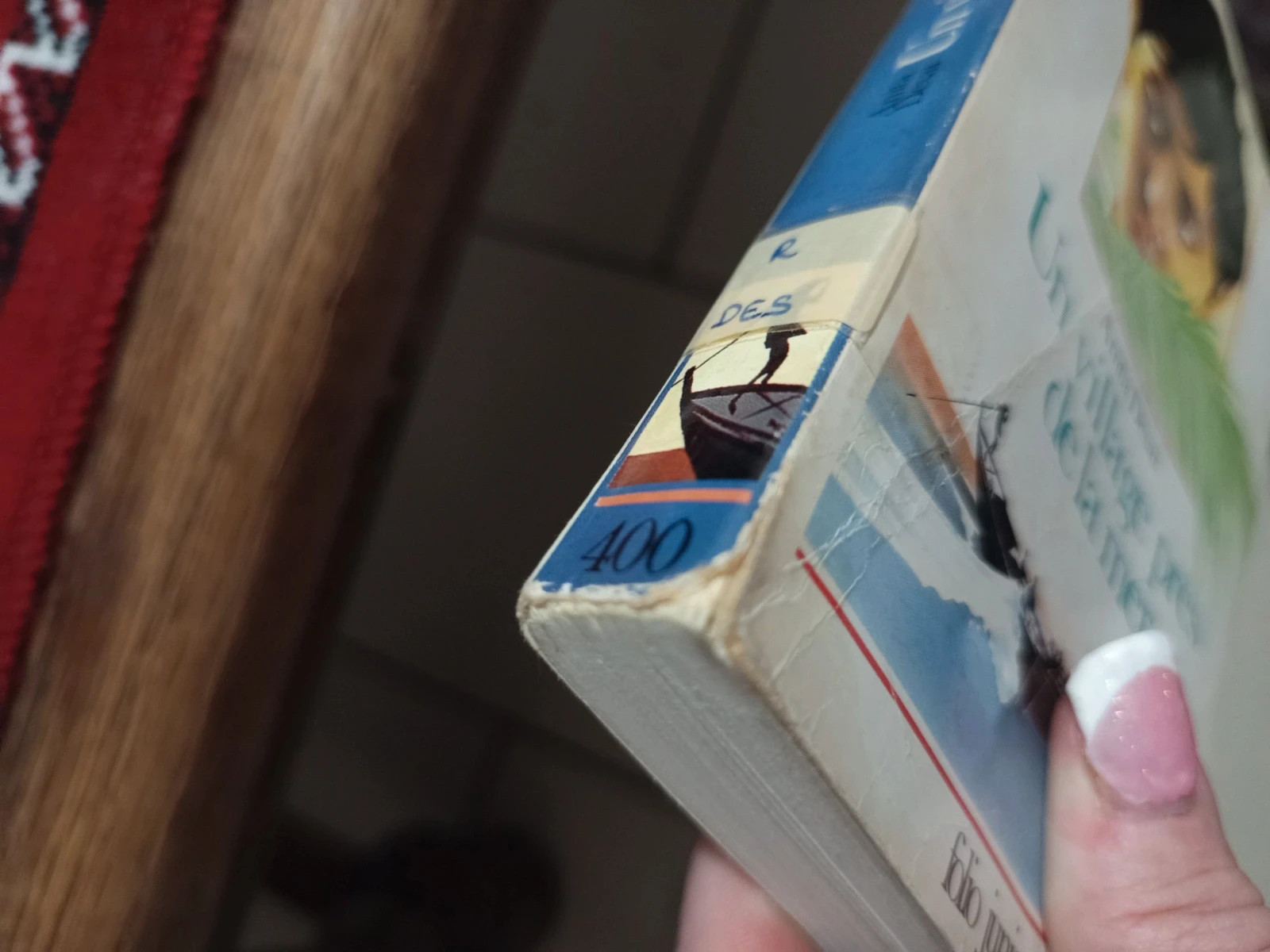 Livre de poche un village près de la mer 3