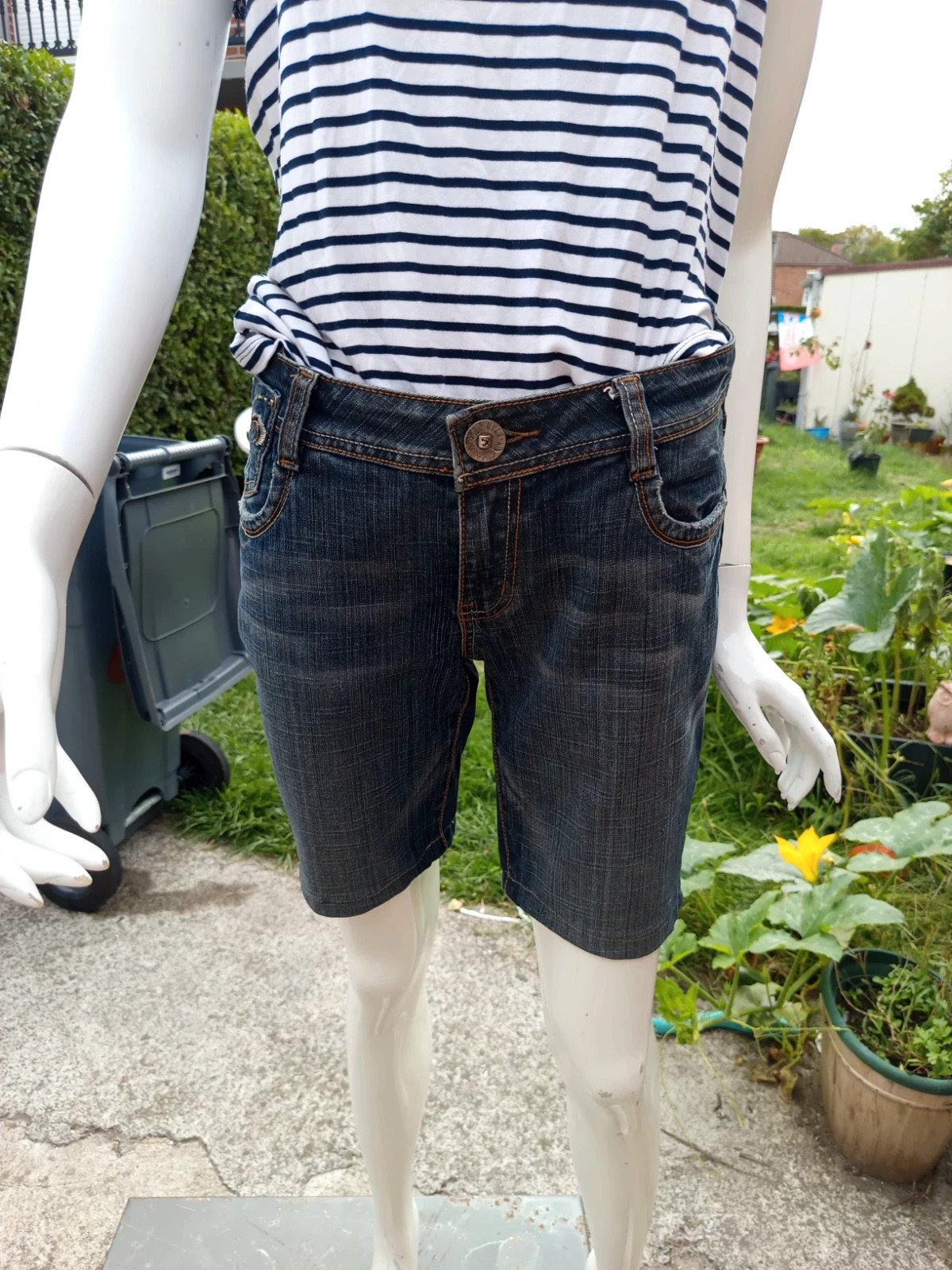 Bermuda en jean stretch brodé K-Star – Style Y2K – T42 – K-star – taille L / 40 / 12