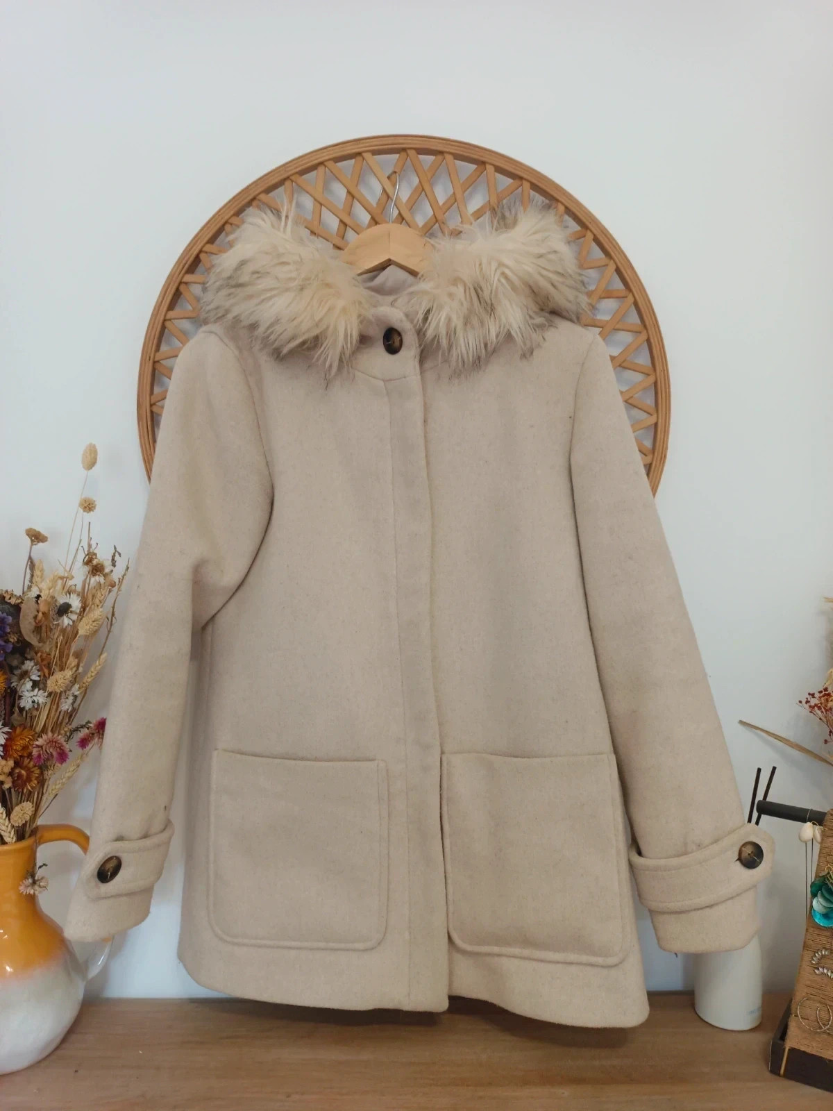Abrigo beige Stradivarius wool blend coat avec capuche fausse fourrure elegante warm winter – Stradivarius – taille S / 36 / 8 2