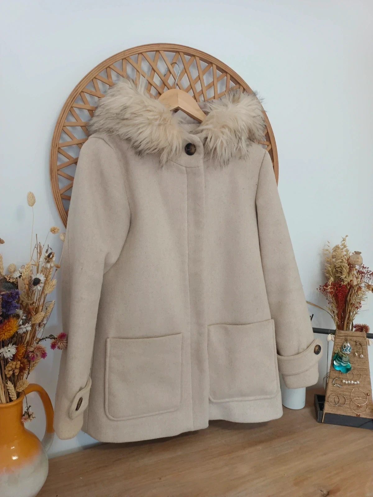 Abrigo beige Stradivarius wool blend coat avec capuche fausse fourrure elegante warm winter – Stradivarius – taille S / 36 / 8 3