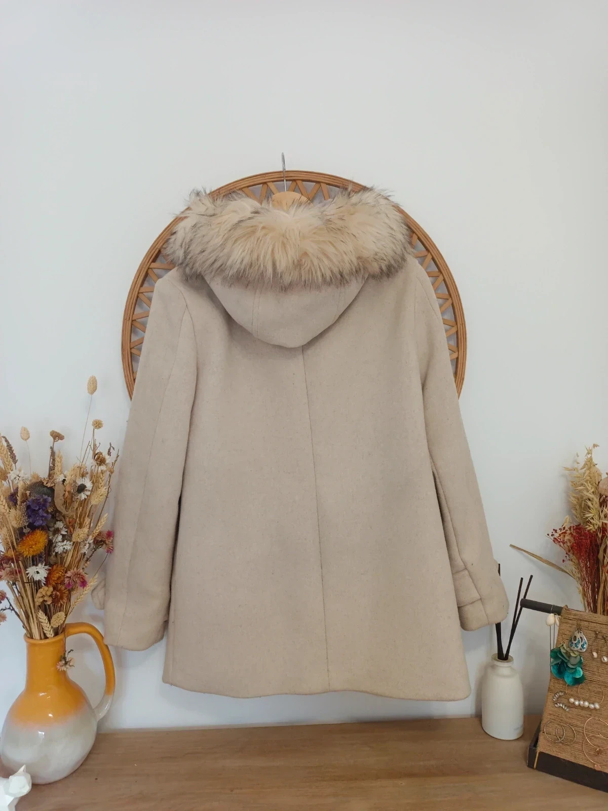 Abrigo beige Stradivarius wool blend coat avec capuche fausse fourrure elegante warm winter – Stradivarius – taille S / 36 / 8 4