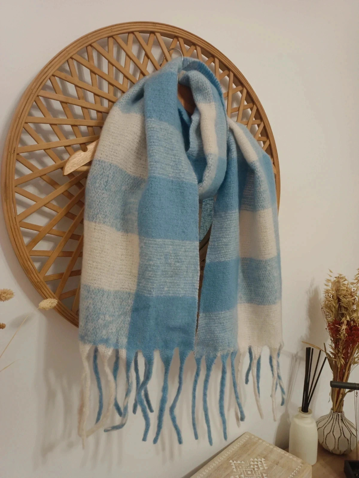 Bufanda Scarf Écharpe cuadros azul cielo soft winter cozy minimal chic 2