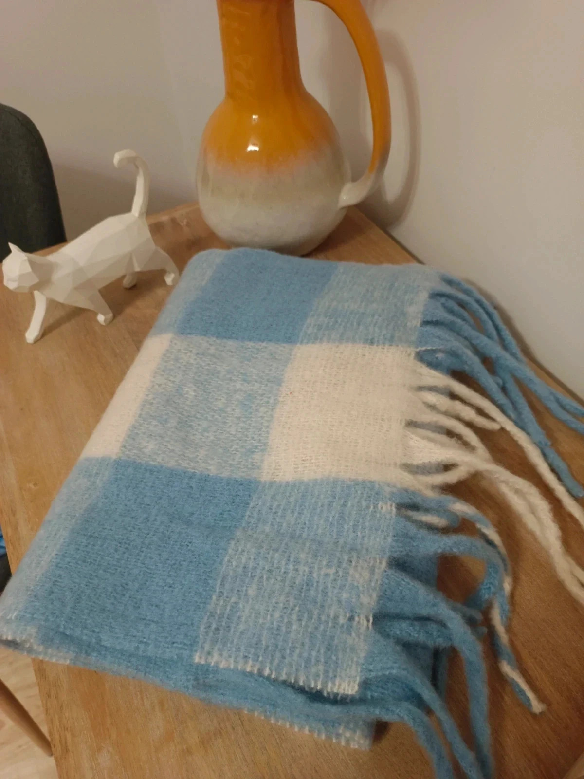 Bufanda Scarf Écharpe cuadros azul cielo soft winter cozy minimal chic 3