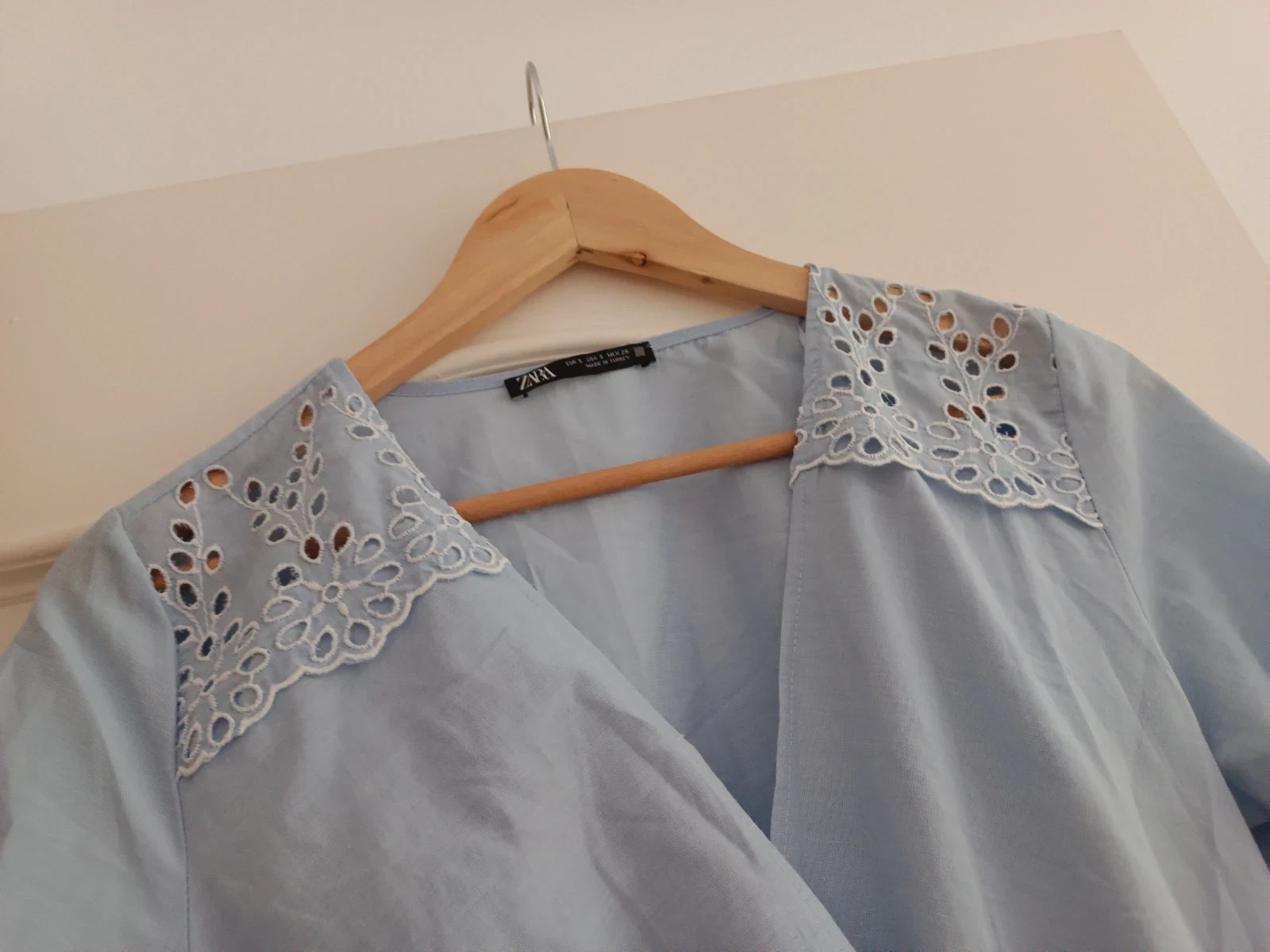 Vestido azul claro bordado Zara summer dress romántico manga larga – Zara – taille S / 36 / 8 4