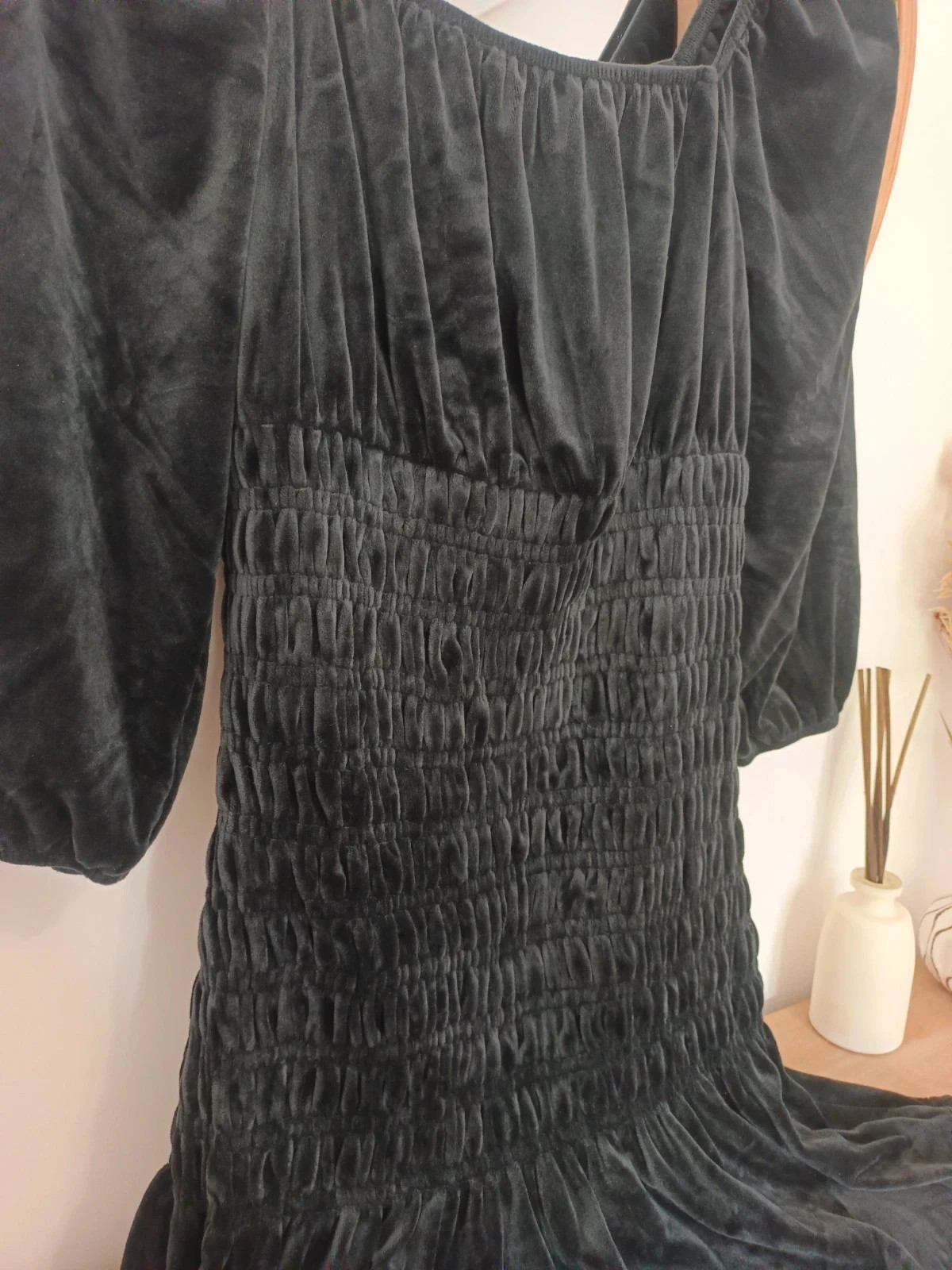 Vestido corto negro terciopelo PIECES mangas abullonadas Talla M – Pieces – taille M / 38 / 10 5