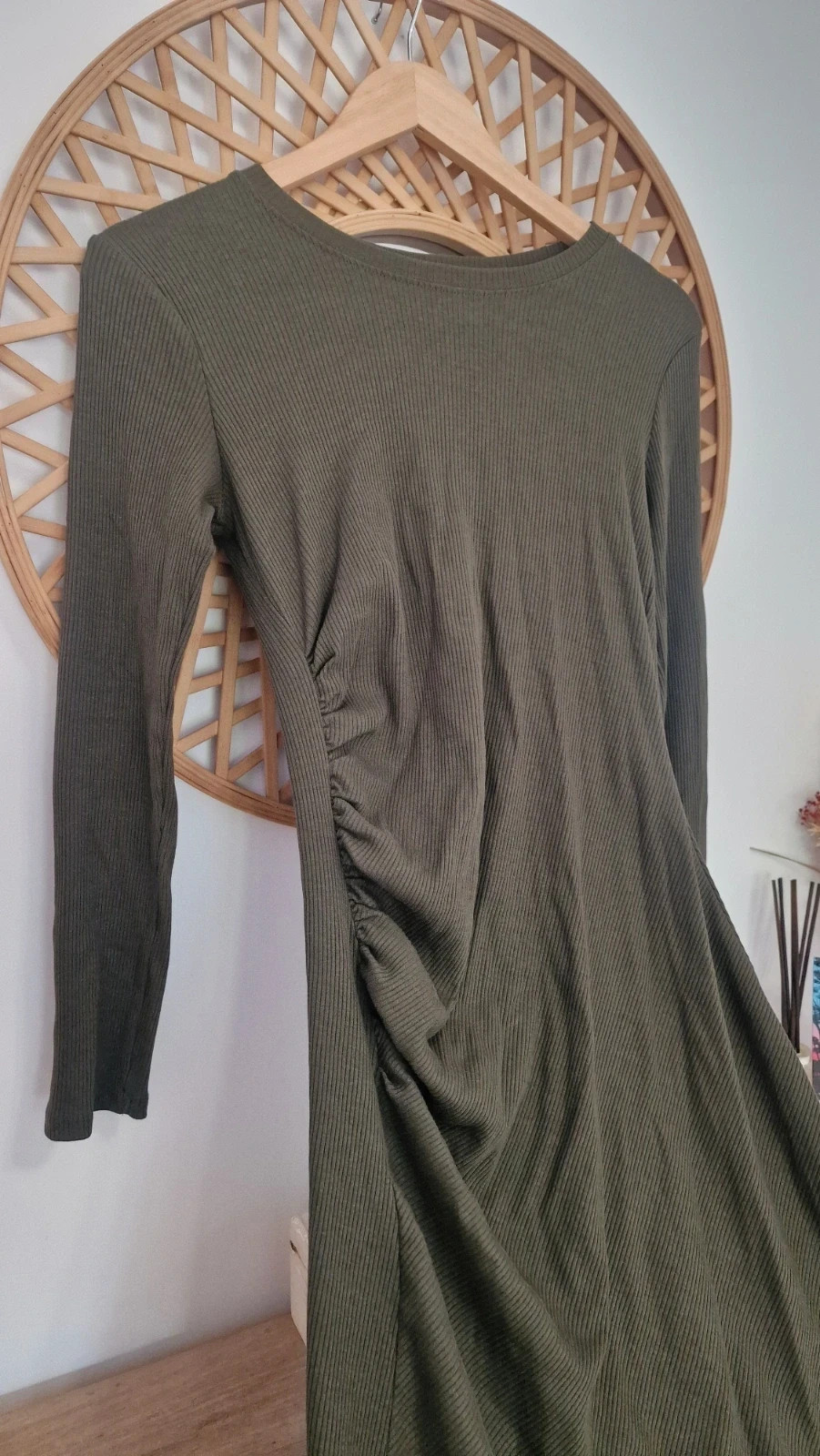Vestido midi Zara verde caqui fruncido lateral manga larga talla S – Zara – taille S / 36 / 8 3