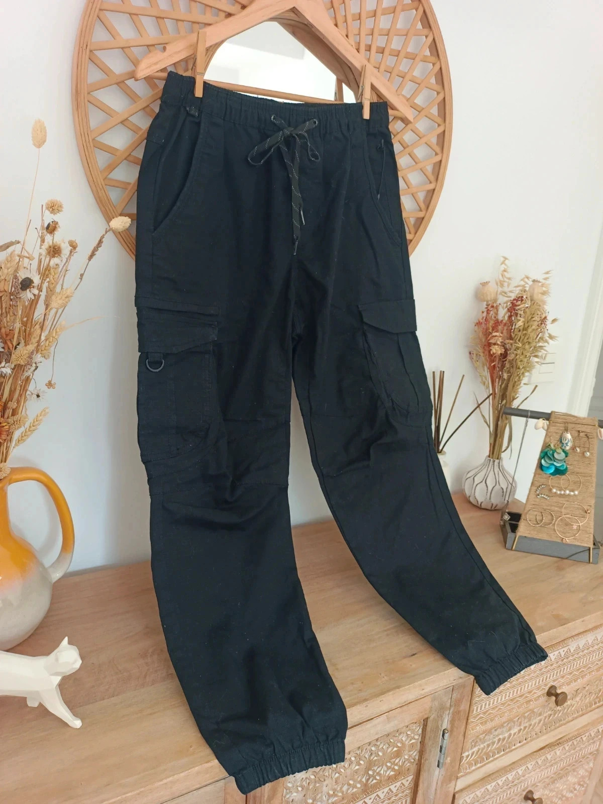 Pantalón cargo negro de hombre Pull&Bear, talla S (30). – Pull & Bear – taille S 3